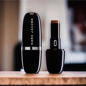 Marc Jacob Accomplice Concealer & Touch-up Stick Deep 59